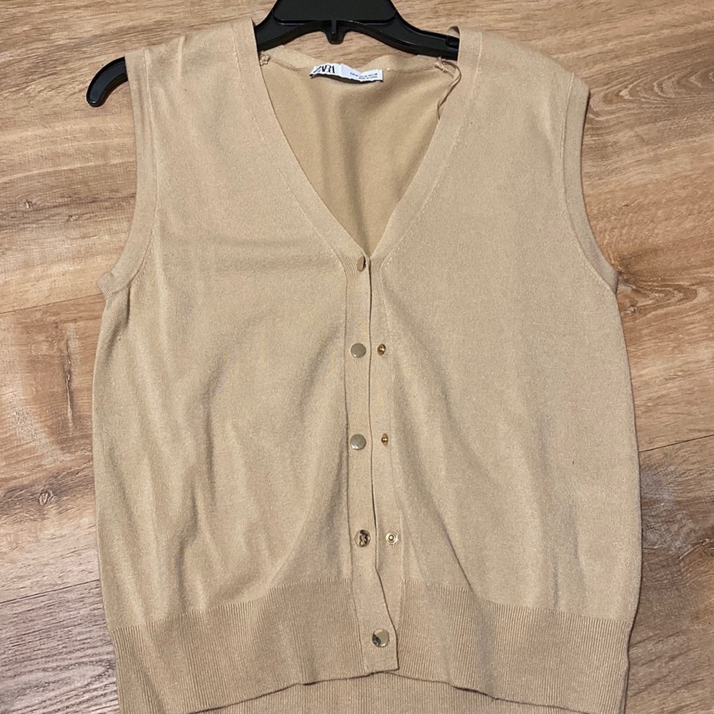 Zara nude vest